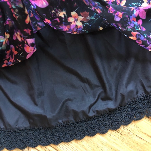 Decree Floral and Crochet Skirt - Picture 6 of 9